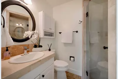 611 N Adams Street, Fredericksburg, TX 78624 - Photo 16