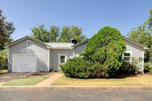 611 N Adams St, Fredericksburg, TX 78624 - Photo 28