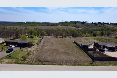 310 Rancho Linda Drive, Lockhart, TX 78644 - Photo 2
