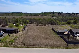 310 Rancho Linda Dr, Lockhart, TX 78644 - Photo 2