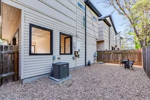 1106 Lambie St, Austin, TX 78702 - Photo 18