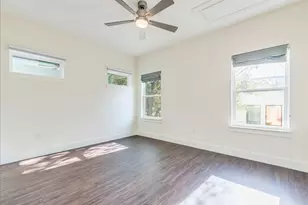 1106 Lambie St, Austin, TX 78702 - Photo 12