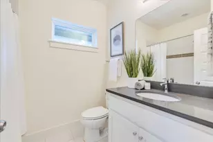 1106 Lambie St, Austin, TX 78702 - Photo 14