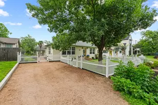 1908 W 37th St, Austin, TX 78731 - Photo 2