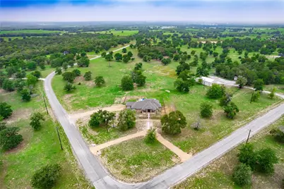494 Flash Circle, Luling, TX 78648 - Photo 2