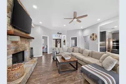 494 Flash Circle, Luling, TX 78648 - Photo 8