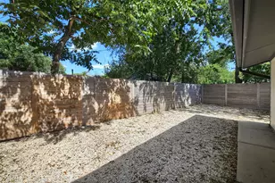 2101 Benwick Cir, Austin, TX 78723 - Photo 14