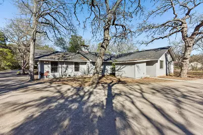 111 Post Oak Drive, Elgin, TX 78621 - Photo 34