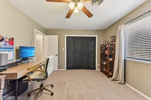 111 Post Oak Dr, Elgin, TX 78621 - Photo 16