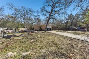 111 Post Oak Dr, Elgin, TX 78621 - Photo 36