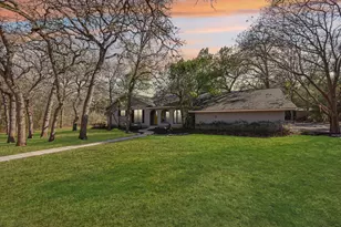 111 Post Oak Dr, Elgin, TX 78621 - Photo 2