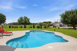339 Co Rd 368, Taylor, TX 76574 - Photo 2
