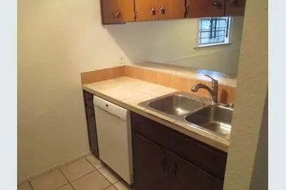 312 E 43 Street #204, Austin, TX 78751 - Photo 6