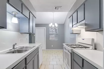 6605 Deatonhill Drive, Austin, TX 78745 - Photo 10