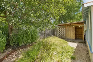 2604 Sol Wilson Ave, Austin, TX 78702 - Photo 30