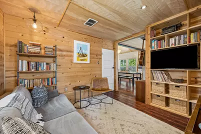 2604 Sol Wilson Avenue, Austin, TX 78702 - Photo 12