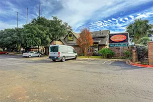 7685 Northcross Dr, Austin, TX 78757 - Photo 28