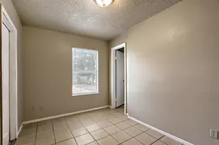 1302 Radcliff Dr, Austin, TX 78752 - Photo 10