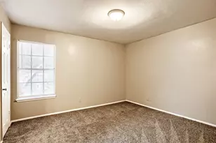 1302 Radcliff Dr, Austin, TX 78752 - Photo 6