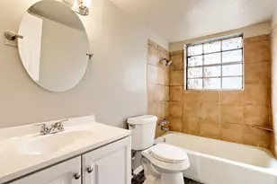 1302 Radcliff Dr, Austin, TX 78752 - Photo 8