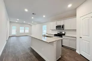 204 Addison Pl, Lockhart, TX 78644 - Photo 4