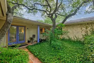 9820 Timber Ridge Pass, Austin, TX 78733 - Photo 4