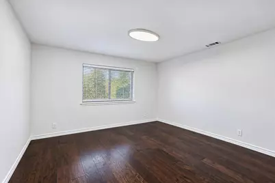 13010 Lamplight Village Avenue, Austin, TX 78727 - Photo 16