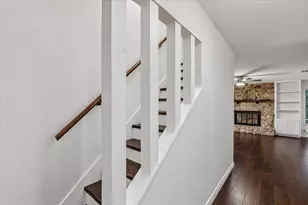 13010 Lamplight Village Ave, Austin, TX 78727 - Photo 4