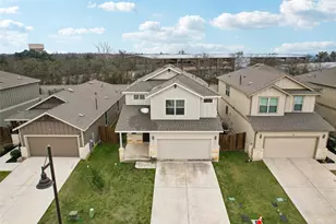 333 La Dera Dr, Liberty Hill, TX 78642 - Photo 2