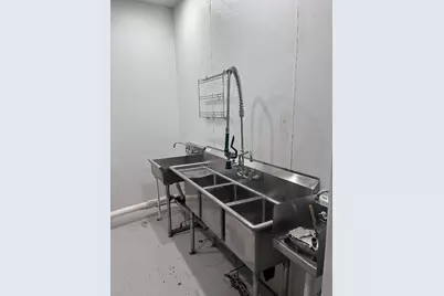 115 W 2nd Street, Taylor, TX 76574 - Photo 18