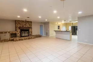 409 W Buffalo St, Caldwell, TX 77836 - Photo 8