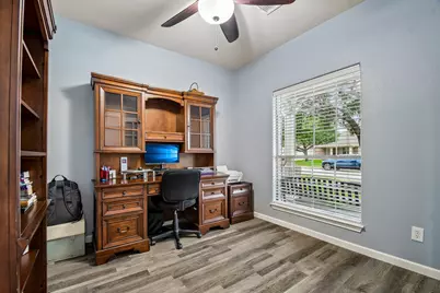 913 Hyde Park Drive, Round Rock, TX 78665 - Photo 10