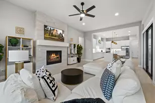 18724 Expedition Trl, Lago Vista, TX 78645 - Photo 16