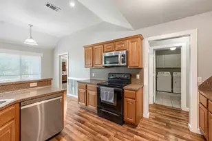 1105 2nd St, Jarrell, TX 76537 - Photo 10
