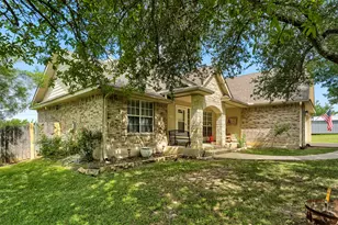 1105 2nd St, Jarrell, TX 76537 - Photo 2