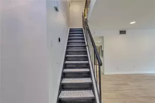 1701 Coronado Hills Dr, Austin, TX 78752 - Photo 14