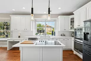 2 Heatherbloom Ln, The Hills, TX 78738 - Photo 14