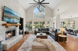 2 Heatherbloom Ln, The Hills, TX 78738 - Photo 8