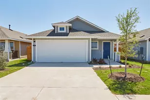 303 Trailside Ln, Bastrop, TX 78602 - Photo 2