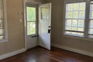 1913 W 38th St, Austin, TX 78731 - Photo 2