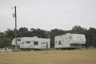 353 Littig Rd, Elgin, TX 78621 - Photo 22