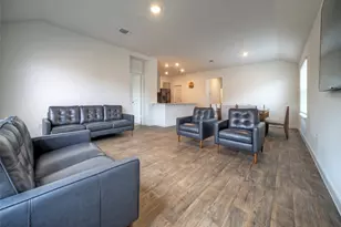 305 Elm Crk Dr, Hutto, TX 78634 - Photo 18