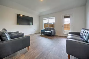 305 Elm Crk Dr, Hutto, TX 78634 - Photo 16