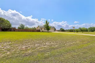 201 Christine Ln, Liberty Hill, TX 78642 - Photo 36
