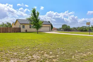 201 Christine Ln, Liberty Hill, TX 78642 - Photo 10