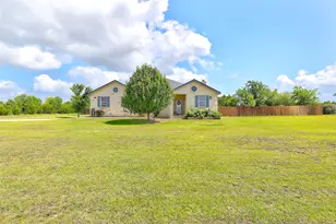 201 Christine Ln, Liberty Hill, TX 78642 - Photo 6