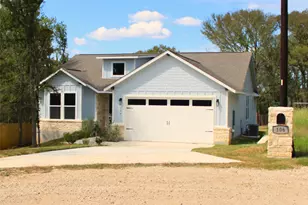 106 Halawa Ct, Bastrop, TX 78602 - Photo 2