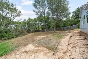 106 Halawa Ct, Bastrop, TX 78602 - Photo 38