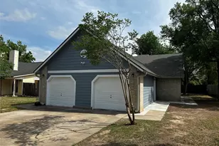 8809 Cainwood Ln, Austin, TX 78729 - Photo 4