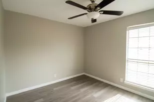 108 Cottonwood Dr, Hutto, TX 78634 - Photo 8